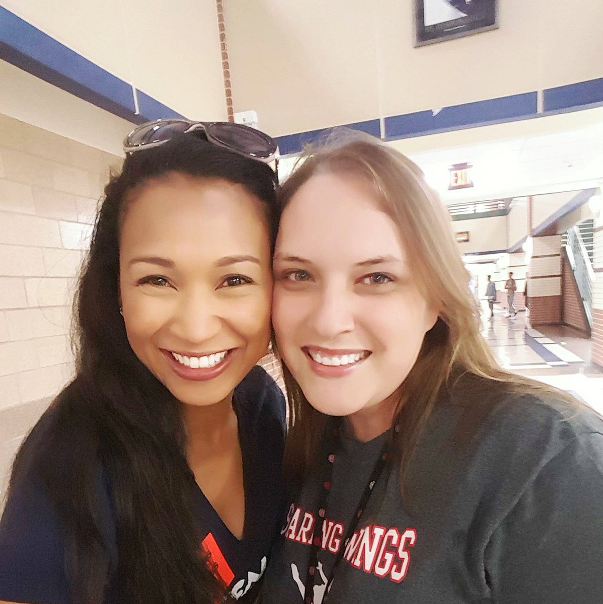 MillerTime825's tweet photo. ❤ Loved celebrating 🍩Stevens wonderful spirit directors! In fact 👉 TIFFANY BURRELL received🏆the NISD Standing Ovation Award for outstanding HS Dance Director! 👏Yay! 🙌 Congrats! Wish you all the best at recital tonight!🎉
@StevensDance16 @StevensPepSquad @NISDSTEVENS https://t.co/HR6nQytwcc