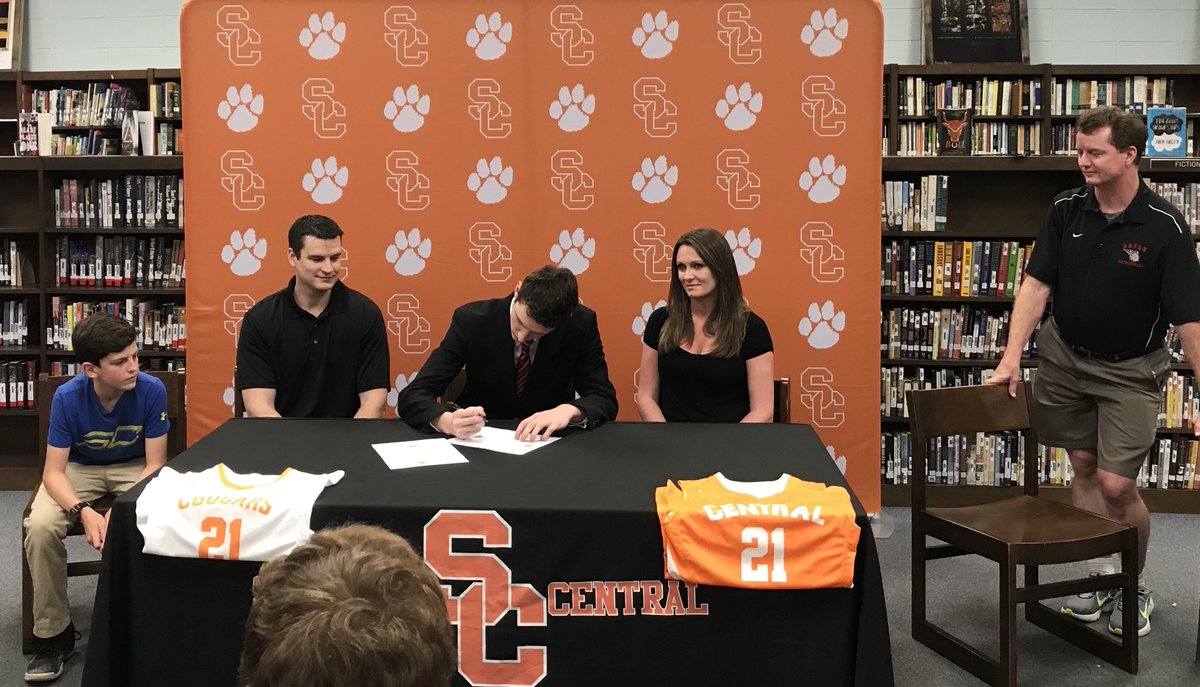 SCHSoffical's tweet photo. Congratulations to @jself_21 for signing to play basketball @BryanCollege https://t.co/Xc0SkUkTcr