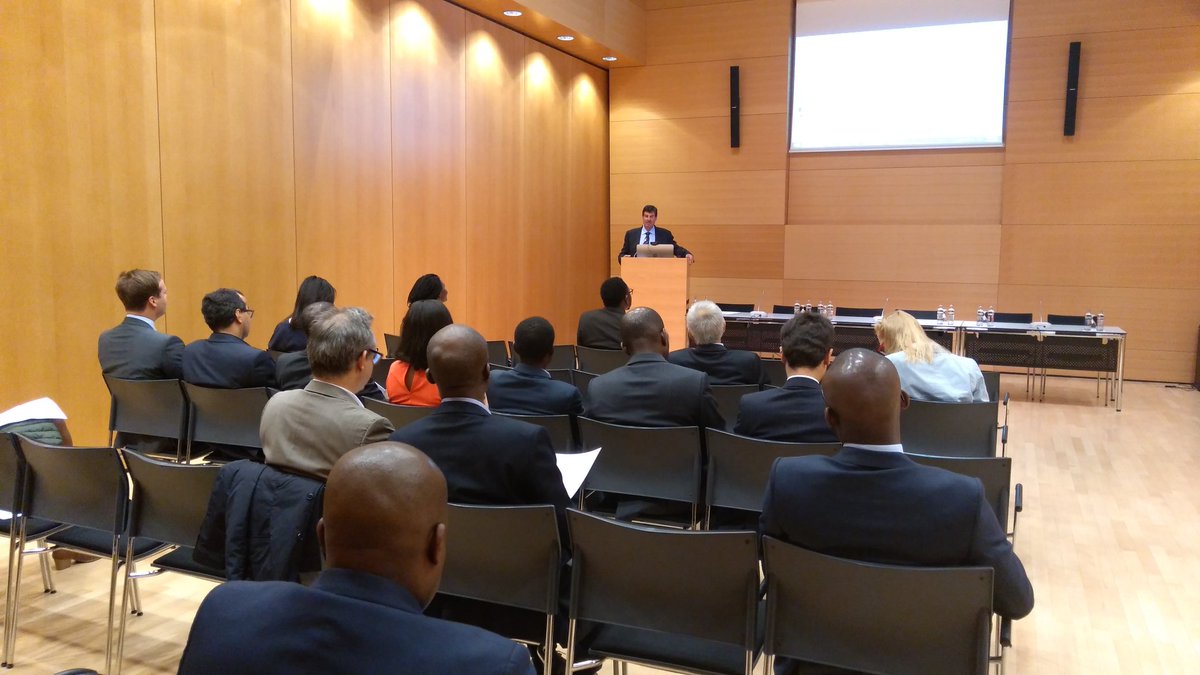 [ #Digital4Dev ] - Interesting exchanges &amp; #networking at the #Luxembourg CC about "Championing the #development of local #technology solutions" 

👥 With Mr. #CarmeloCocuzza from <a href="/EIB/">European Investment Bank</a> and <a href="/rachelsibande/">Rachel Sibande🇲🇼 🇿🇦 🇰🇪</a> from <a href="/mHubMW/">mHub Malawi</a>

#EDD18 #AfricanStartups 🚀🌍🇪🇺🇱🇺🇲🇼

@europeaid <a href="/MimicaEU/">Neven Mimica</a>