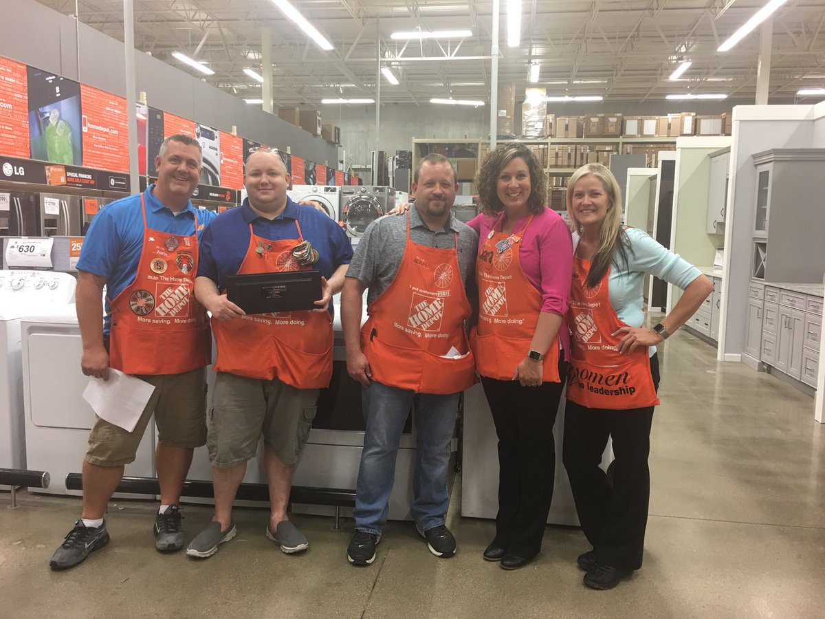 Congrats Jeff Collins for being kitchen designer of the 4th quarter 2017 from Thomasville.