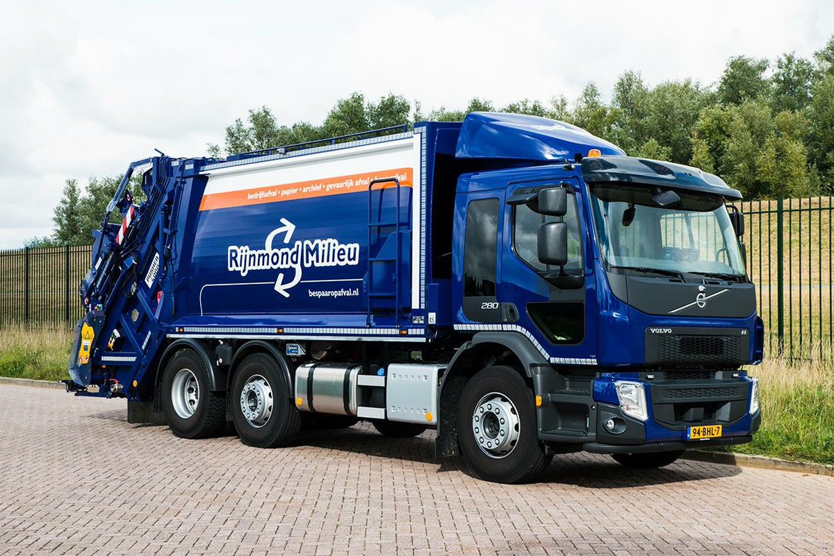 Verantwoord omgaan met #afval. Goed scheiden en recyclen van afval zorgt ervoor dat materialen beter worden benut. Omdat wij dit zeer belangrijk vinden hebben wij vorige week een contract met Rijnmond Milieu afgesloten om zo op een milieubewuste manier afval te laten #recyclen.