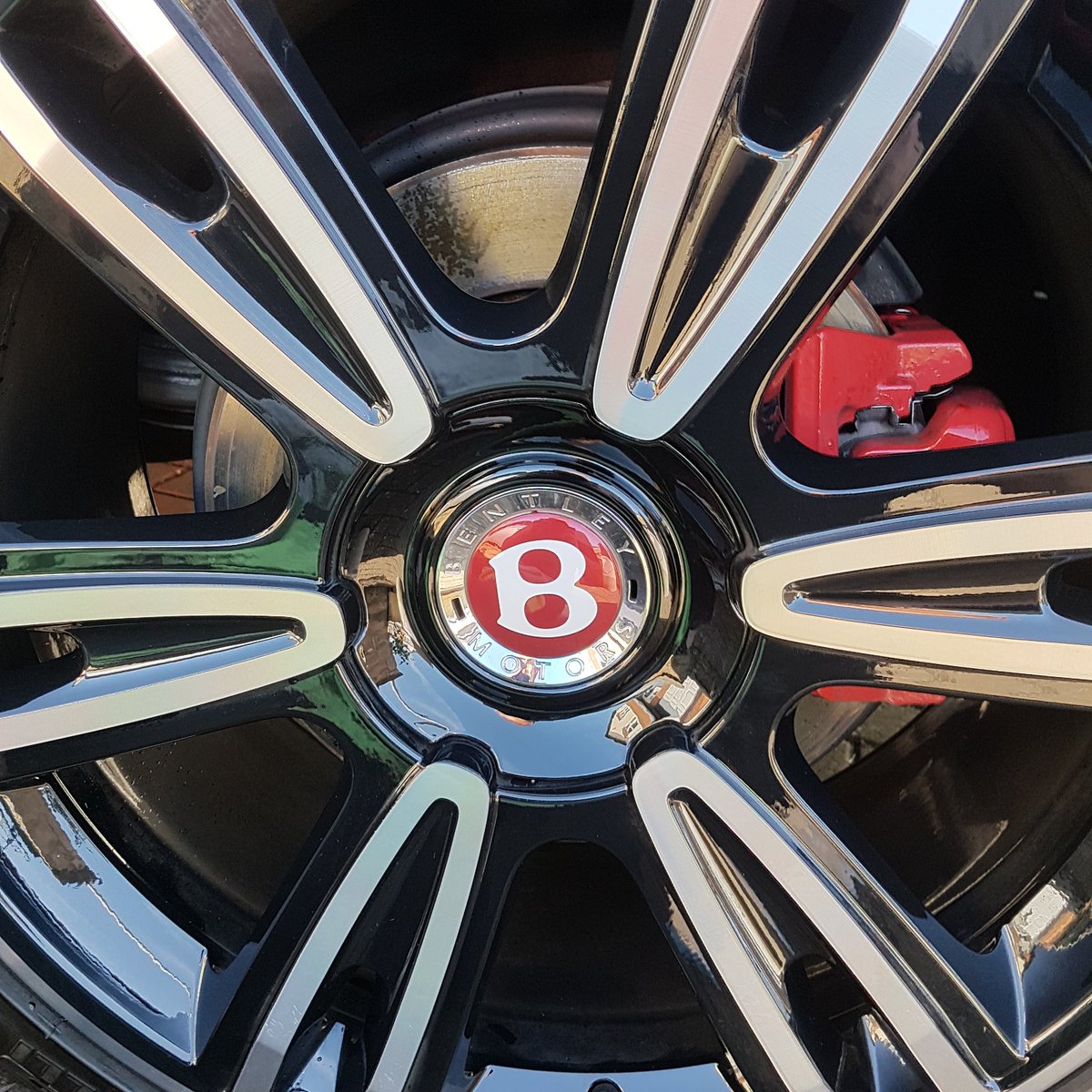 DVServices1's tweet photo. Polished wheels got to love them https://t.co/0kyih6TBn0