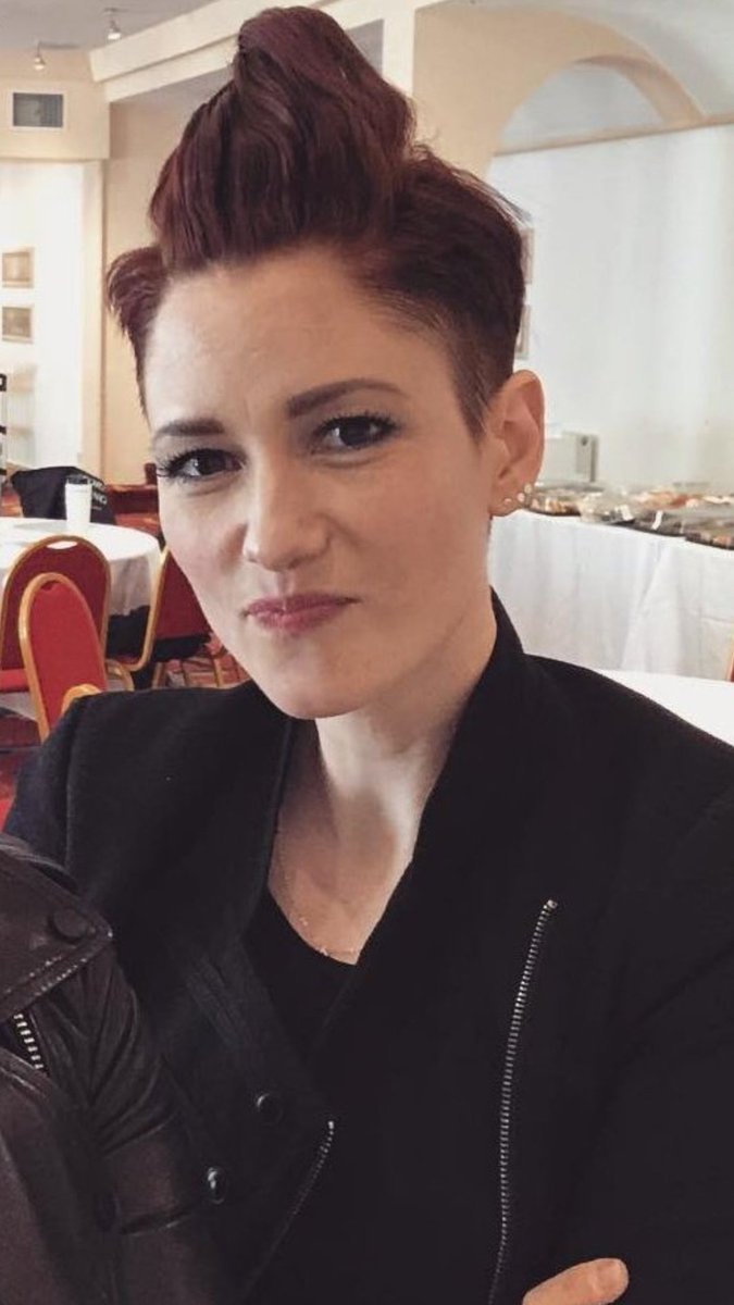 TravelerClaudi's tweet photo. DAMN. I AM DEAD. π #chylerleigh at #Ultimates2018 #StarfuryConventions ( Β© IG houseofvenskus ) https://t.co/uMv1EgJb29