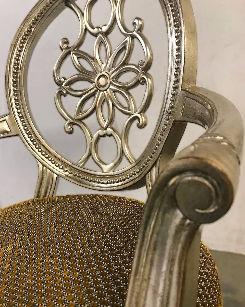 mgi_mario's tweet photo. •Custom Furniture•
#customfurniture #furniture #furnituredesign #woodworking #woodfurniture #wood #interiordecor #interiordesigner #interiordesign #homedesign #homedecoration #homedecor #homedecoration #homedetails #house #housedesign #housedecoration #chair #chairdesign https://t.co/NbKa9KTthe