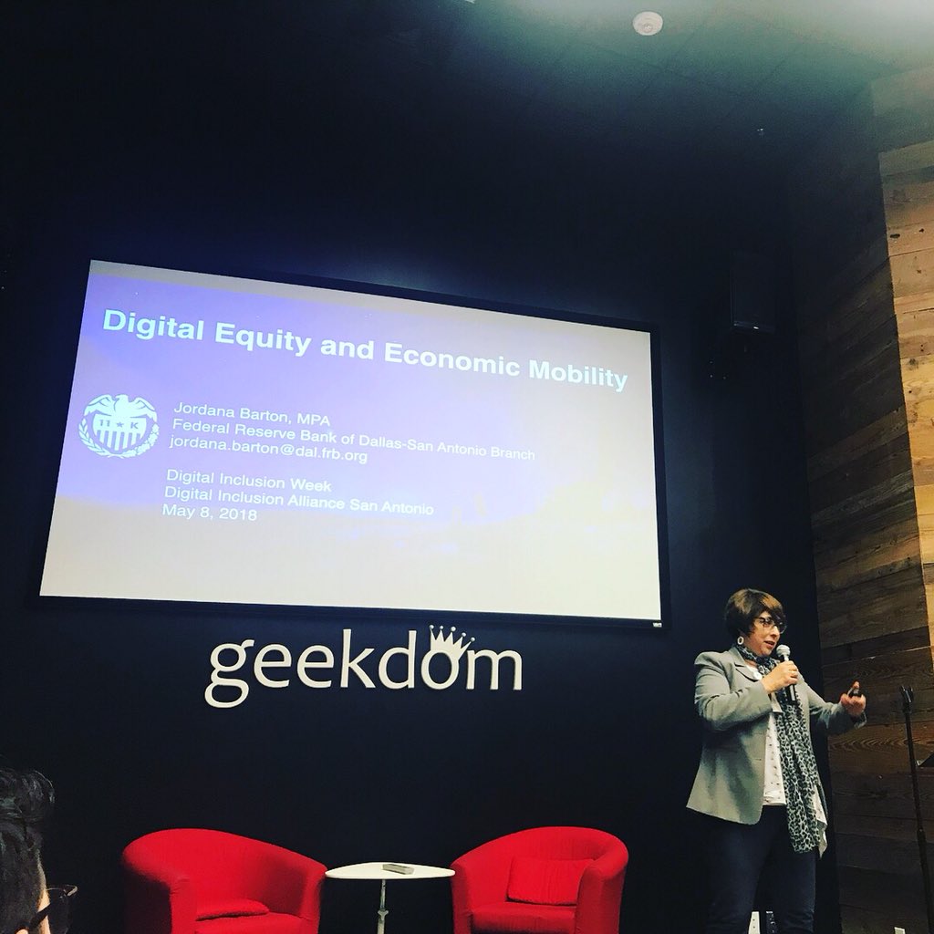 restore_edu's tweet photo. Great session tonight led by @upgradesatx brainstorming ideas on infrastructure, accessibility, &amp; literacy to bridge the digital divide! #digitalequity #digitaldivide #inclusion #access #digitalliteracy https://t.co/CBmmtnuhA5