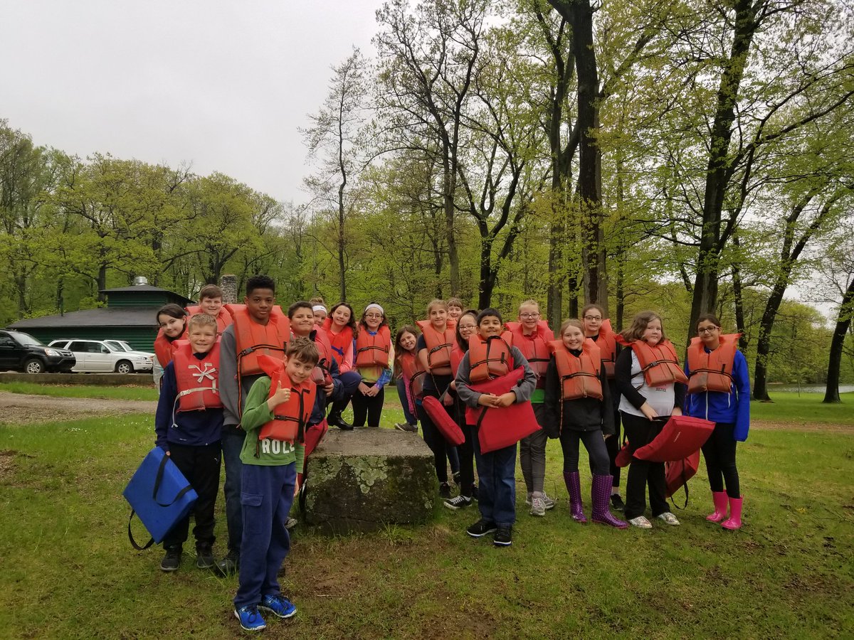 MissEstrada19's tweet photo. 5th grade camp! #whyWBSD #ervingskyhawks https://t.co/Vd1KSJEYyA