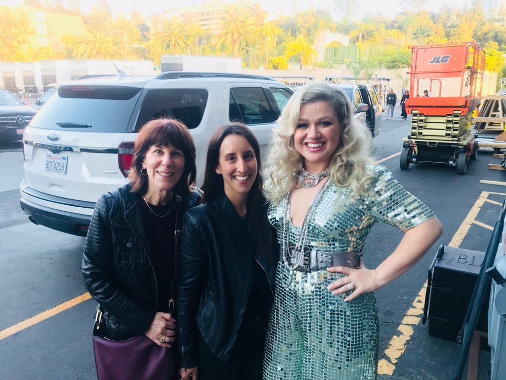 NickiKatz's tweet photo. @kelly_clarkson So amazing meeting you last night!❤️ Yesterday was one of the most incredible nights of my life. You’ve been a huge inspiration to me and I’ve followed my dreams working in television casting #voicesavekaleb #becauseofyou #amomentlikethis https://t.co/M4Q93veOYJ
