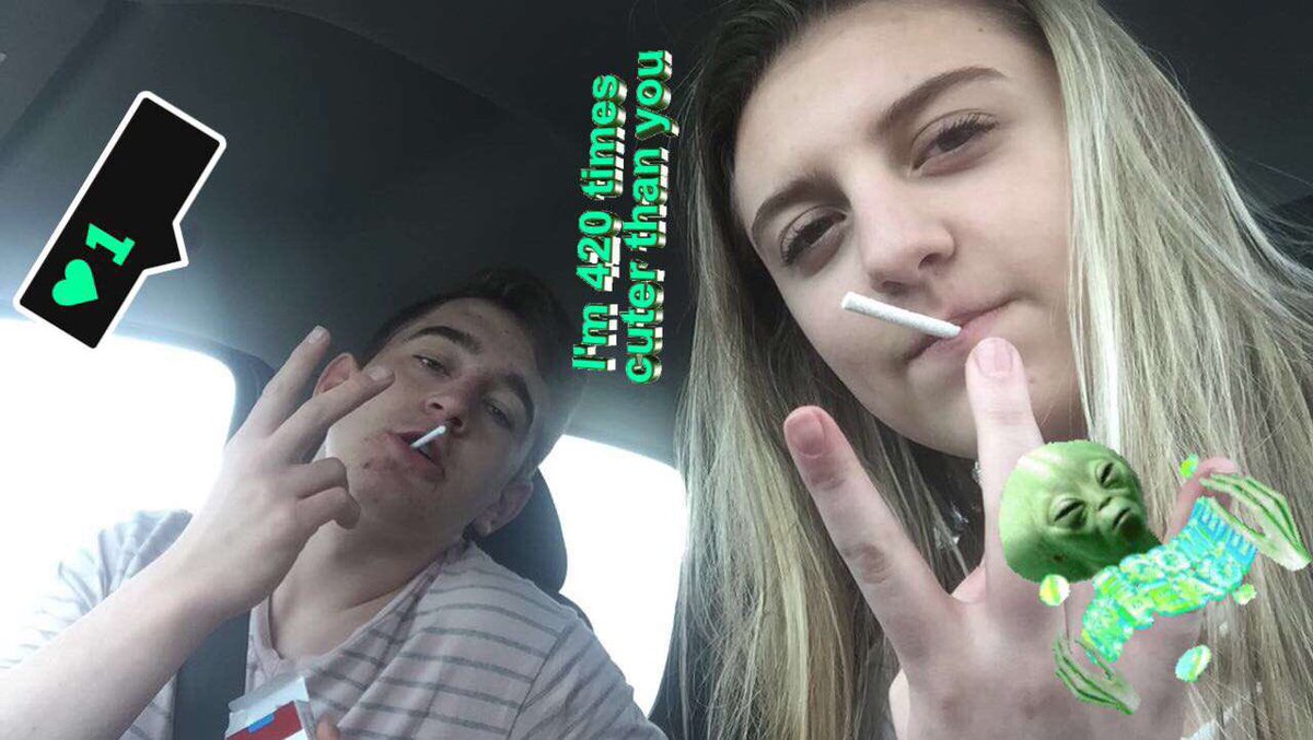Cantene2017's tweet photo. Happy birthday @taylor_dowler #candycigs #420 https://t.co/6sNDOcBWAq