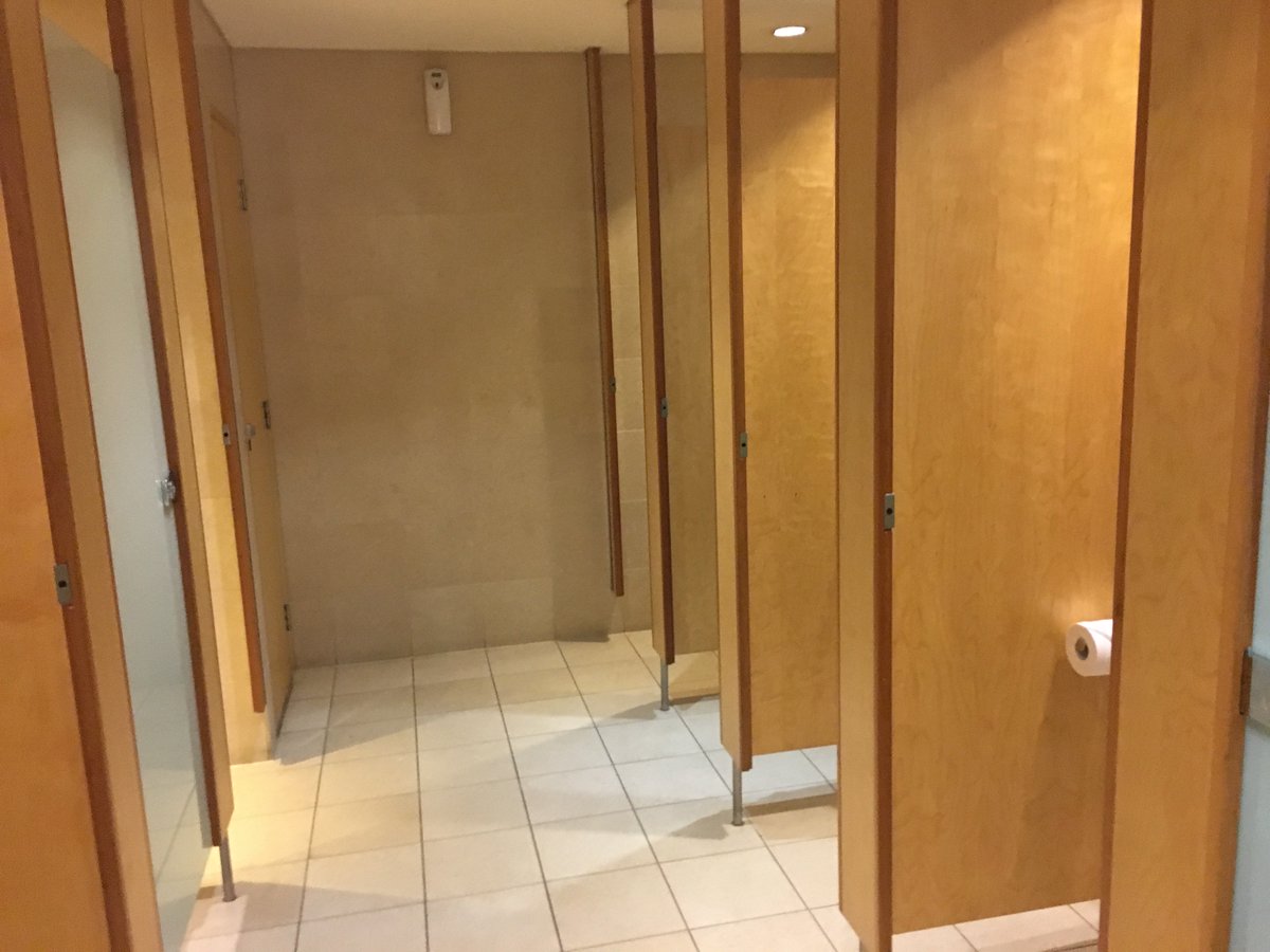 Inventor_Mum's tweet photo. Breaking news! No queue at Women’s toilets at Sydney conference! 
.
.
#womeninbusiness 
#davidallen18
@growthfaculty https://t.co/MW1vMZdd2P