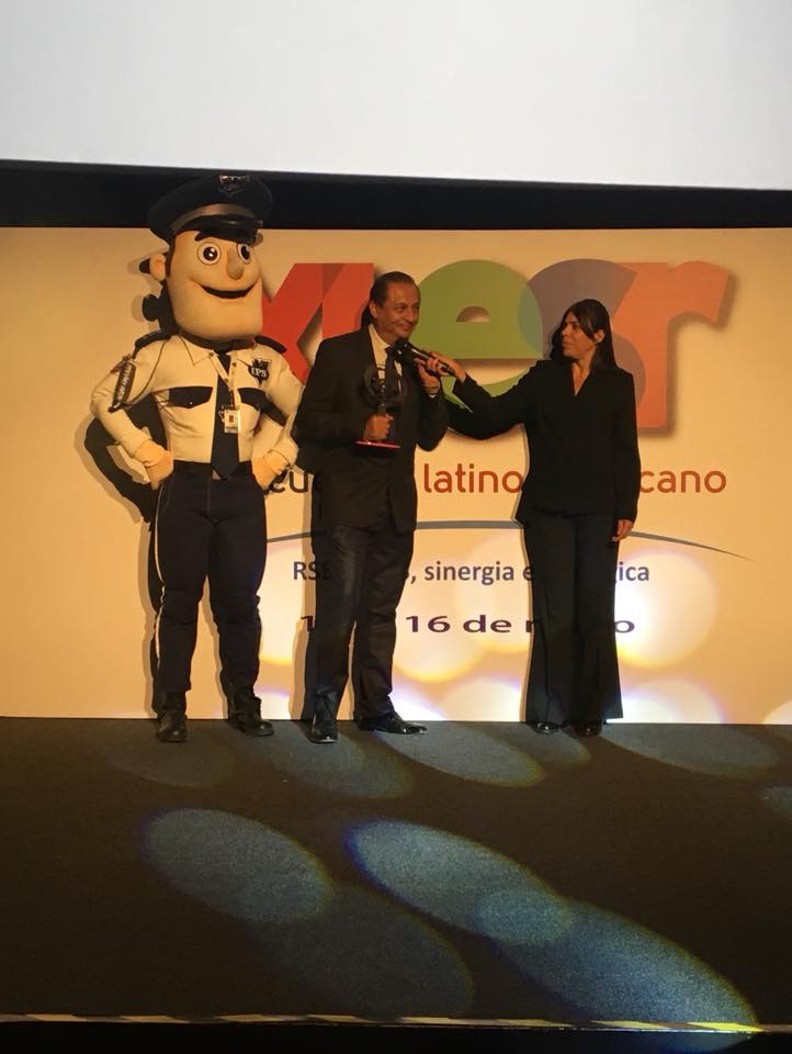 S_GrupoIPS's tweet photo. Por 7mo año consecutivo, orgullosamente somos una ESR, presentes en el recibimiento de este gran distintivo.
#COMPARTE #ETIQUETA #GrupoIPS #FamiliaIPS #Confianza #Calidad #Garantia #Seguridad #ESR #GPTW #Vigiman #TeamVigiman #Héroes #DistintivoESR #XIesr #EncuentroLatinoamericano https://t.co/aCXXPPGvNE