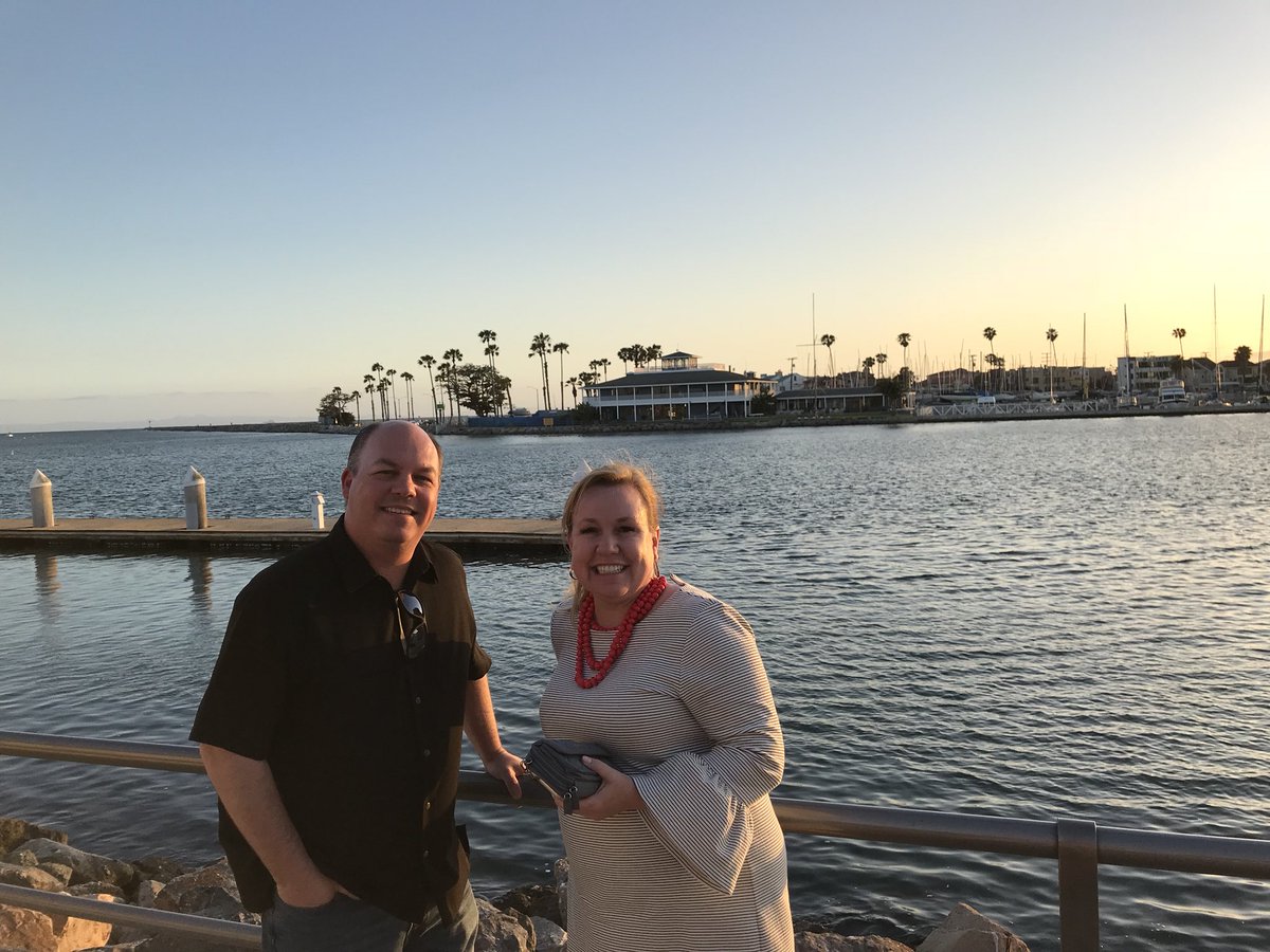 MkLui's tweet photo. Beautiful Sunset in #LongBeach and ending a site aboard the @TheQueenMary with #EventProfs #LovemyJob @MeetinLongBeach #ToughLife https://t.co/RoyIHZBNbC