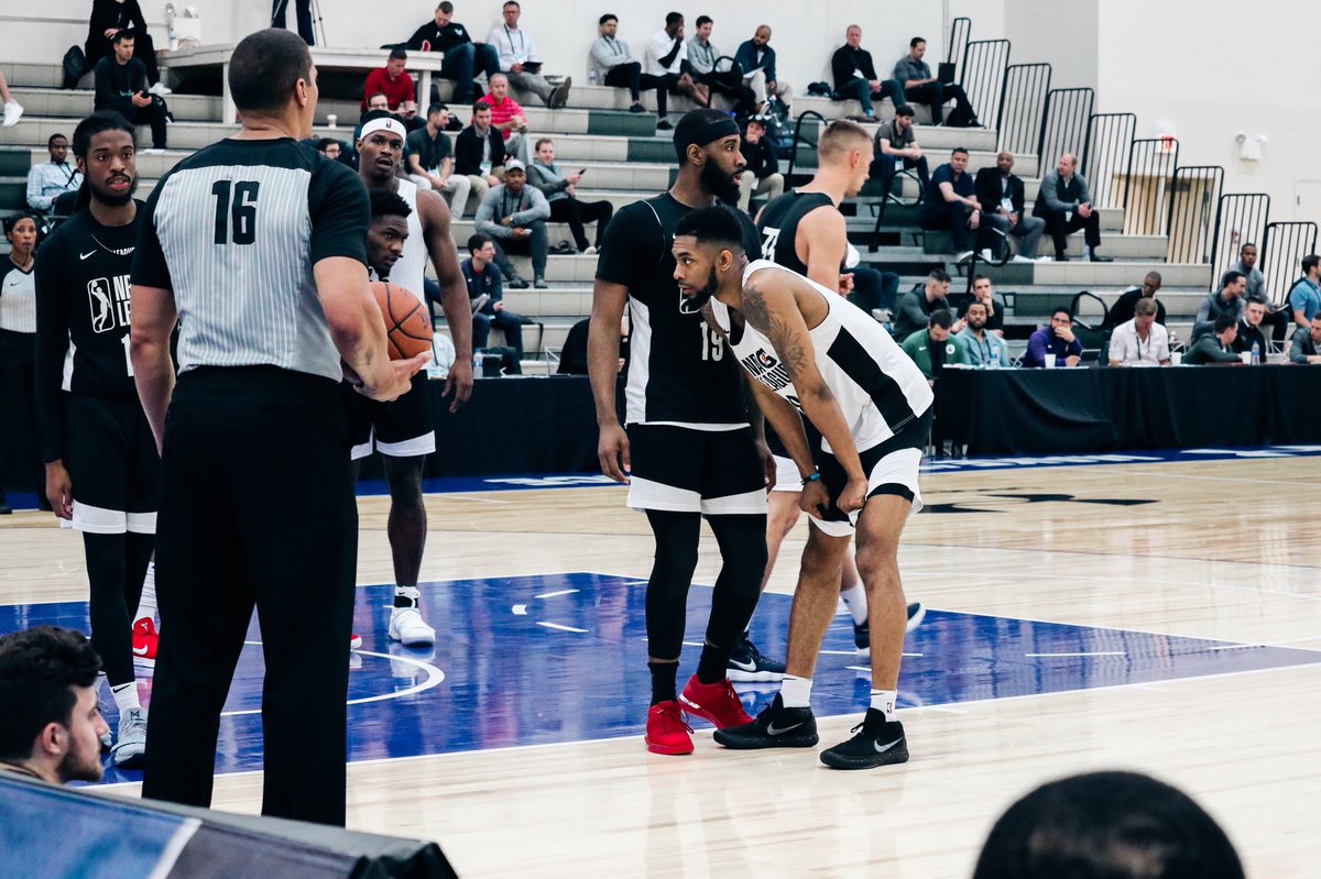 OntClippers's tweet photo. Check out @HentonBuckets23 and @Be_LikeIKE doing their thing at the #EliteMiniCamp in Chicago! 💯🏀😎 https://t.co/zci6574nbt