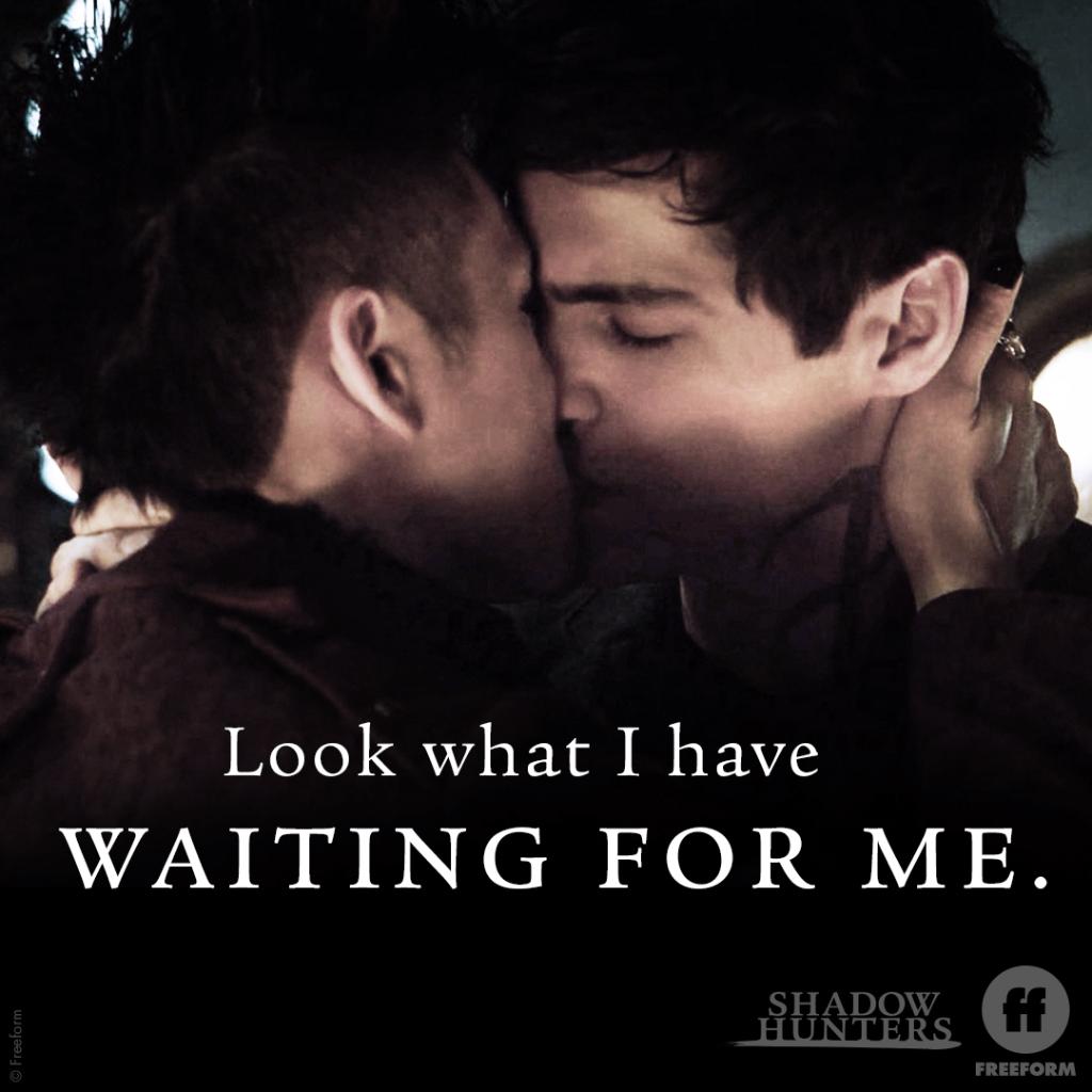 ShadowhuntersTV's tweet photo. Perfect #Malec moment. #Shadowhunters https://t.co/Mil9BXubcd