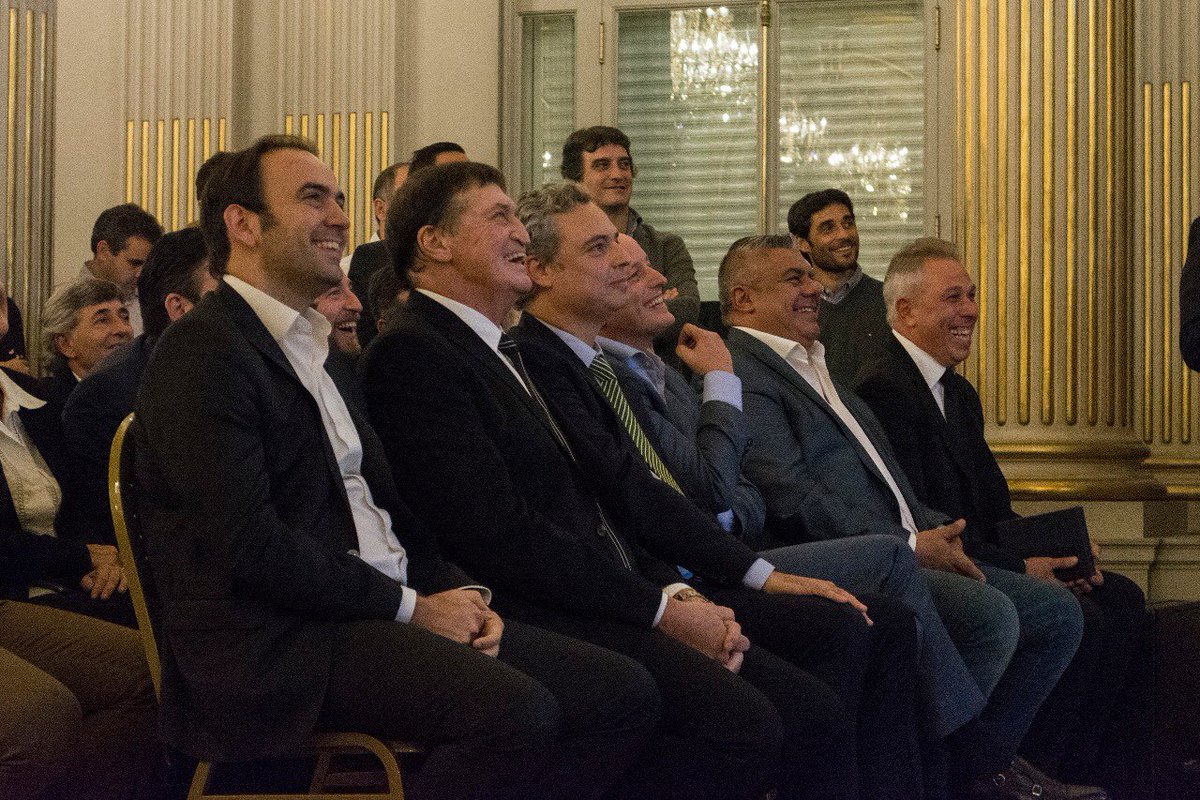 JulioFalcioniDT's tweet photo. Agradecido por la presencia de todos, y por los saludos y muestras de apoyo en el acto realizado hoy en la @LegisCABA. Esto me da fuerzas para seguir peleando. https://t.co/9b6jUAAREs