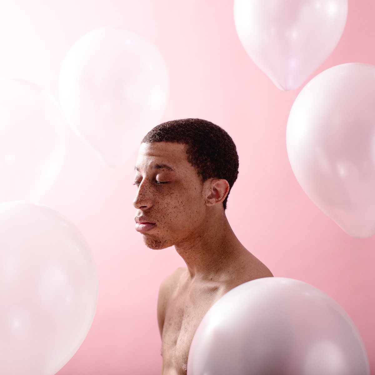VICE's tweet photo. Photographer @cam_rob celebrates the spectrum of black masculinity: https://t.co/cF0vjCCKur https://t.co/0LKiWMso44