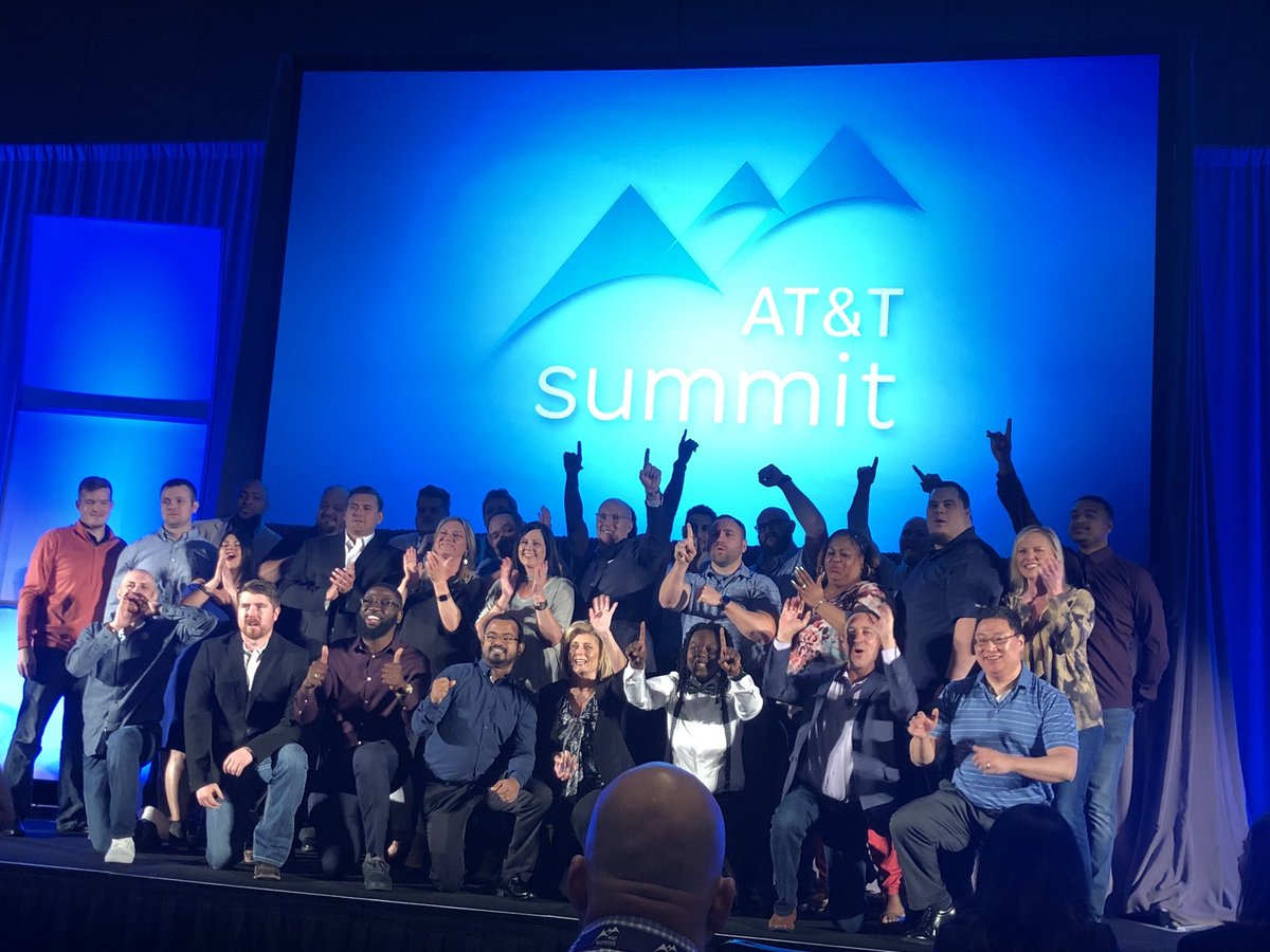 T0nyT0niT0ne's tweet image. Summit 2018 in Vegas! Thanks to all my leadership and team couldn’t have done it without you! Mid-States is the best hands down! #MidStatesProud #D3rty$outh #TheU