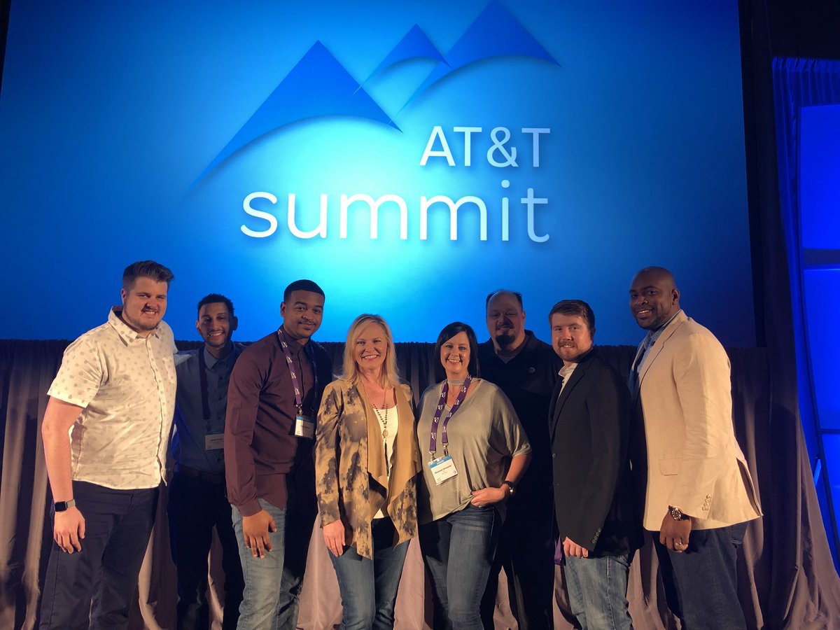 T0nyT0niT0ne's tweet image. Summit 2018 in Vegas! Thanks to all my leadership and team couldn’t have done it without you! Mid-States is the best hands down! #MidStatesProud #D3rty$outh #TheU