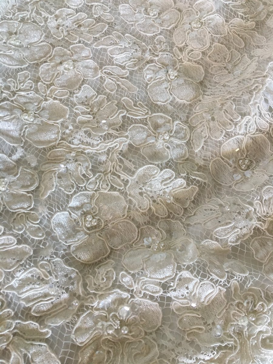 AngelGowns's tweet photo. A HUGE thank you to Gustavo and Erika Moran for this beautiful dress! It will be used to make many beautiful Angel Gowns 😁 https://t.co/E3oRvRfK4P