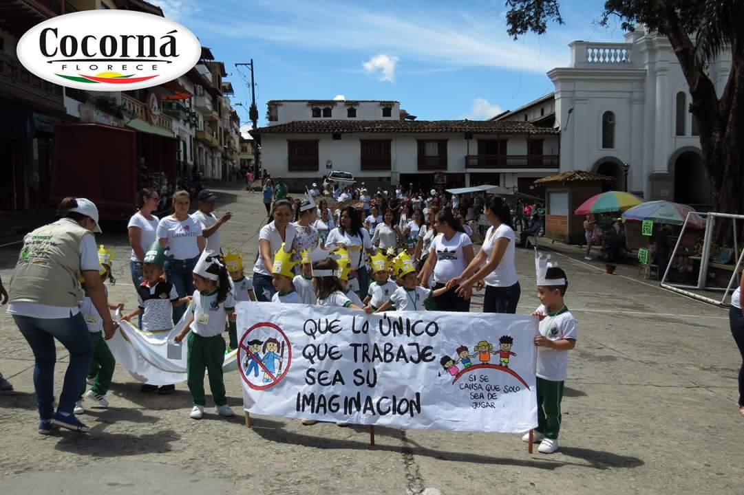 JohanAlcalde's tweet photo. En @AlcaldiaCocorna  con apoyo del @ICBFColombia lanzamos campaña para rechazar el trabajo infantil, seguimos trabajando por la niñez y con un compromiso interdisciplinar  para que no se les vulnere sus derechos. @Infancia_Ant https://t.co/MtFyE93Wd9