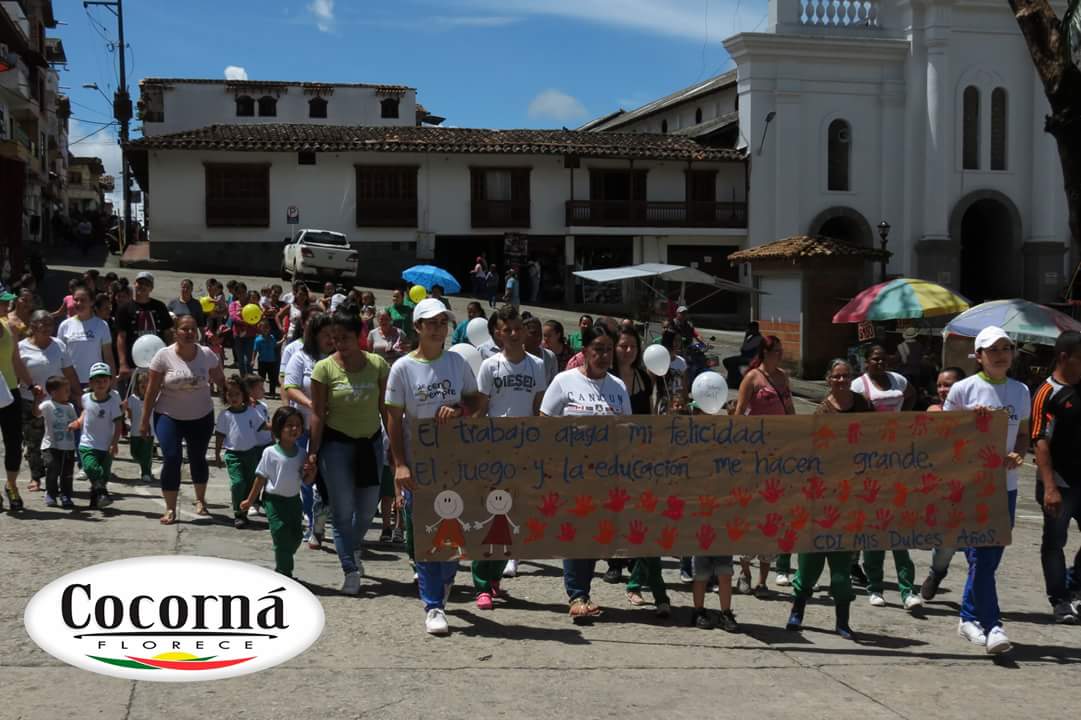 JohanAlcalde's tweet photo. En @AlcaldiaCocorna  con apoyo del @ICBFColombia lanzamos campaña para rechazar el trabajo infantil, seguimos trabajando por la niñez y con un compromiso interdisciplinar  para que no se les vulnere sus derechos. @Infancia_Ant https://t.co/MtFyE93Wd9
