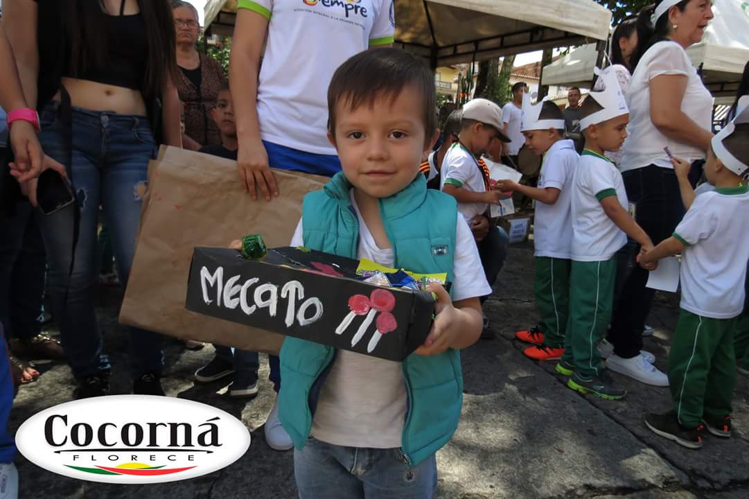 JohanAlcalde's tweet photo. En @AlcaldiaCocorna  con apoyo del @ICBFColombia lanzamos campaña para rechazar el trabajo infantil, seguimos trabajando por la niñez y con un compromiso interdisciplinar  para que no se les vulnere sus derechos. @Infancia_Ant https://t.co/MtFyE93Wd9