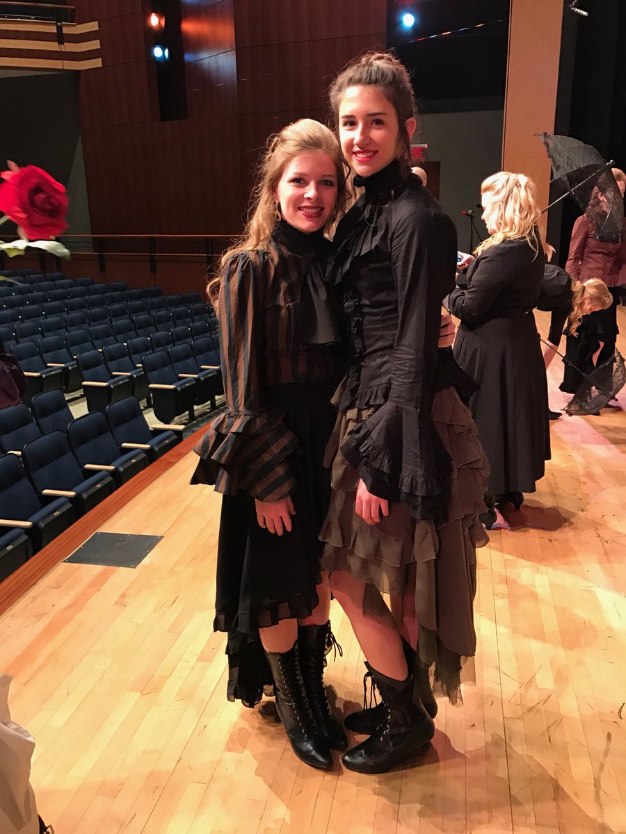HalezStecklein's tweet photo. Jenna!!! Happy birthday girly🎉 I love and miss you so so much😢❤️ I hope your day is amazing you deserve it!!!!😘👯 @jenna_wagz https://t.co/uthlr4EMqz