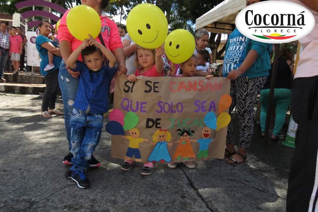 JohanAlcalde's tweet photo. En @AlcaldiaCocorna  con apoyo del @ICBFColombia lanzamos campaña para rechazar el trabajo infantil, seguimos trabajando por la niñez y con un compromiso interdisciplinar  para que no se les vulnere sus derechos. @Infancia_Ant https://t.co/MtFyE93Wd9