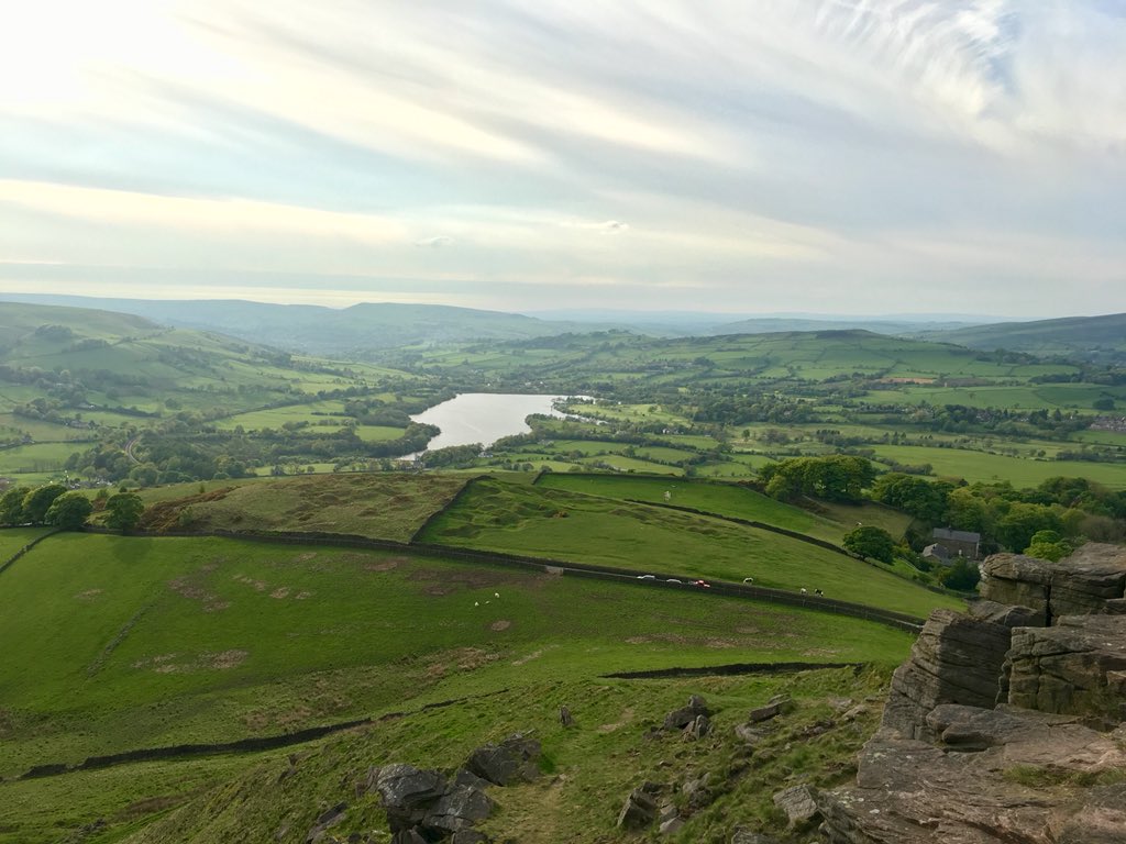 DaveMossTechBod's tweet photo. First outdoor climbing night of the year. Fantastic views at #CastleNaze as always. Great climbing, shredded elbows and the bats were out in force. https://t.co/rQU4Ltzqg1