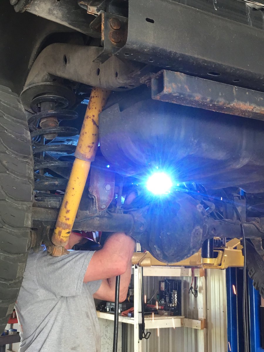 BoatecRob's tweet photo. Sparks flying today https://t.co/dw77vFY4Ib