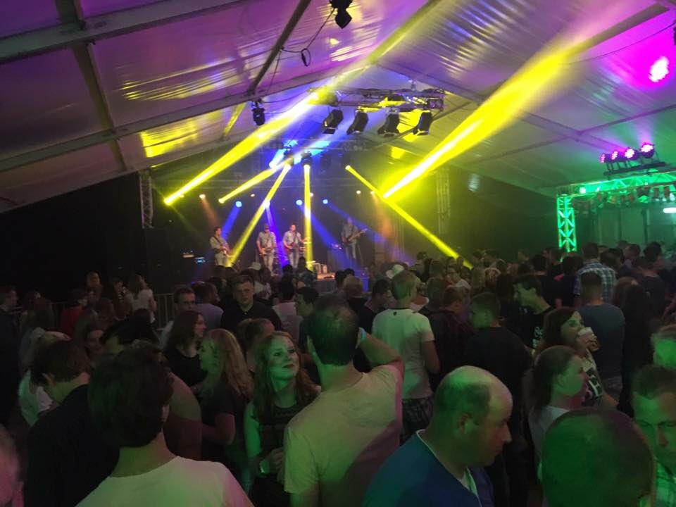 TTP2005's tweet image. Zaterdag en zondag avond dikke party in de feesttent tussen  #losser &amp;amp; #enschede weekend kaart 10 euro voor meer info op onze Facebook pagina
