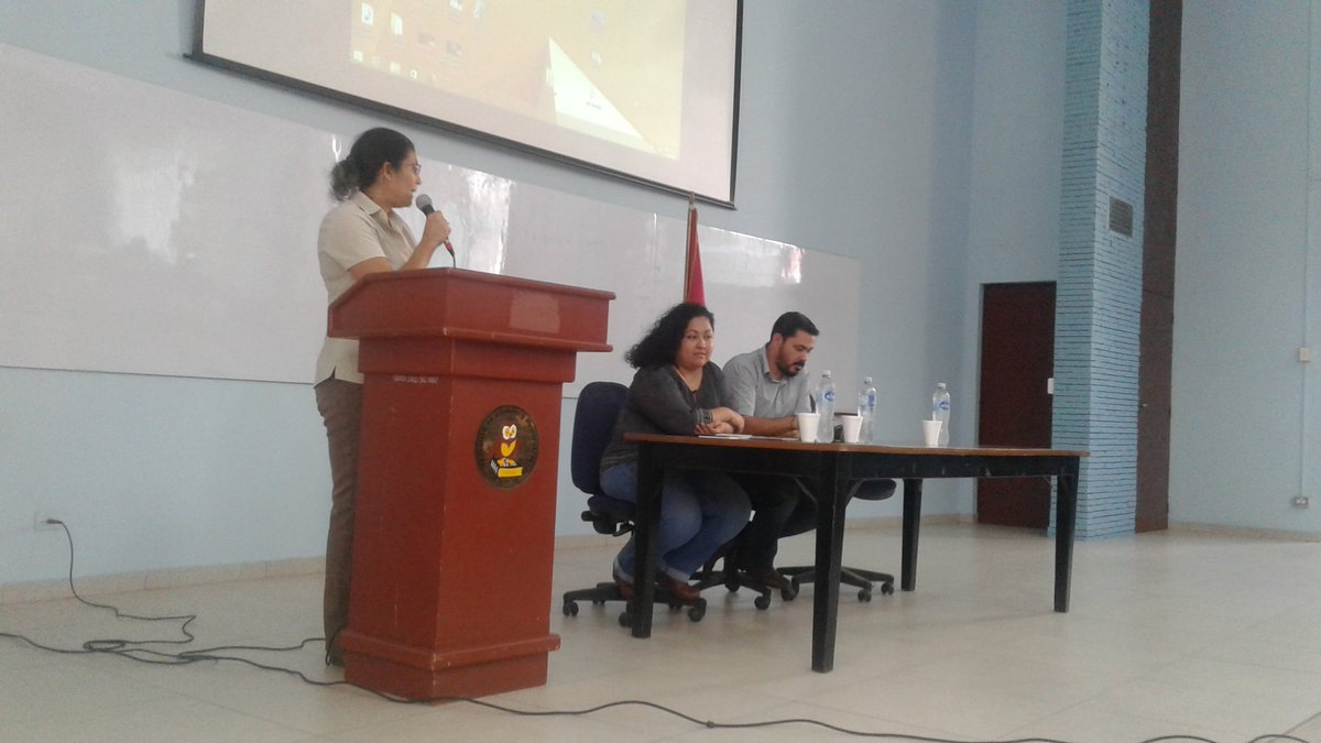 arpassv's tweet photo. La periodista y formadora de #Arpas @Anxelique y el abogado @OOCampos de @ISDemocracia participan en el foro "Violencia a periodistas, ¿atentado contra la democracia?", que se realiza en el marco de la semana del Departamento de Periodismo de la @UESoficial. https://t.co/E2nUlmq0x4