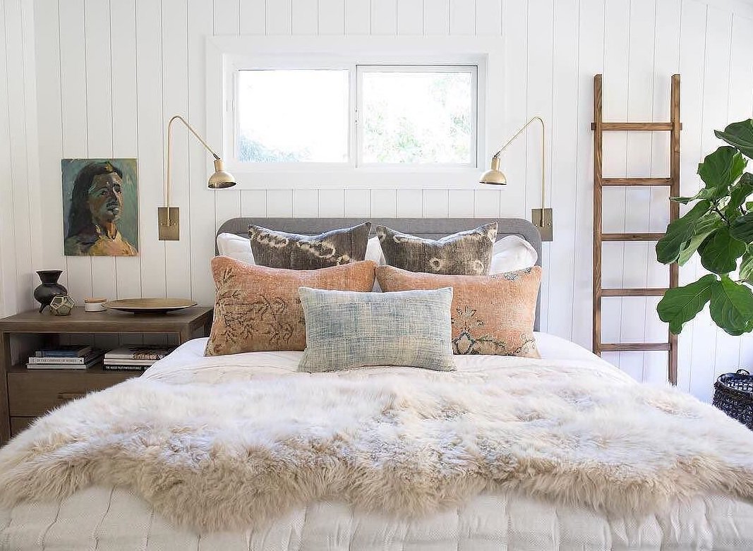 Neutral tones and soft textures make for a relaxing room design by <a href="/brittanyMakes/">brittanyMakes</a>! Shop the look with the link. low.es/2HHEC1c