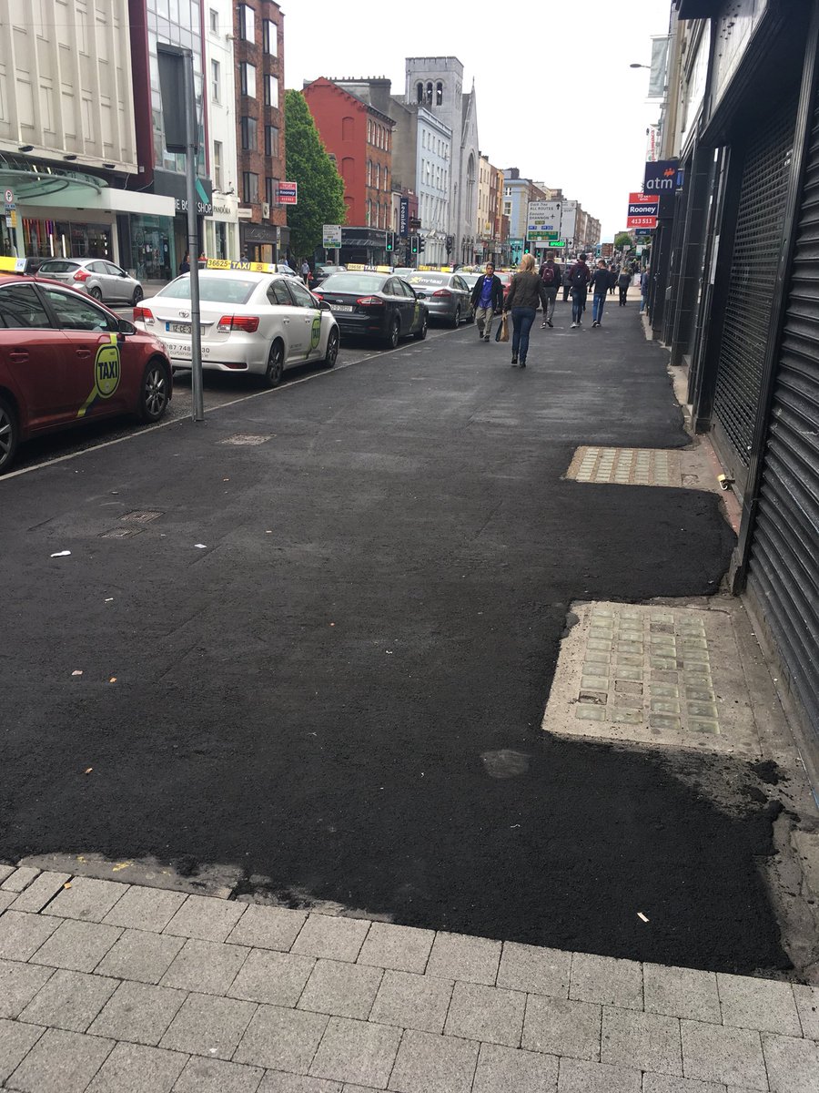 meanderingtripe's tweet photo. I'm not one for complaining* but what the frickity-frick is this effort at resurfacing the footpaths in #Limerick?

Were the lads pissed when they did it?

It's not just that it looks shoddy (which it does). It is shoddy.

Tear it up and start again.

*This is a lie. https://t.co/FsYGfE0YRS