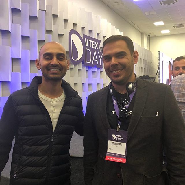 BrunoNog's tweet photo. Neil Patel - Um dos empreendedores mais influentes em marketing da atualidade!
#vtexday2018 #marketing #neilpatel #whoisneilpatel #ecommerce #events #saopaulo https://t.co/yGTDX5G7vF https://t.co/B28FeC84ab