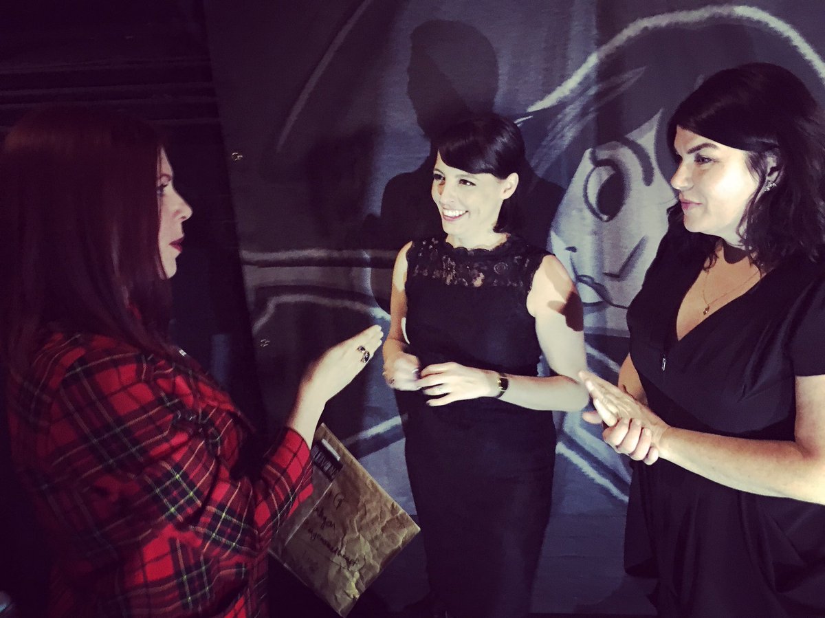 FandomBasedLife's tweet image. Meeting @KarenKilgariff &amp;amp; @GHardstark in London this wknd was such a treat! Told them all about our #Murderino pod episode and they were excited to hear it! 
Thanks for the ongoing inspiration, and for being so kind and lovely 
SSDGM xx