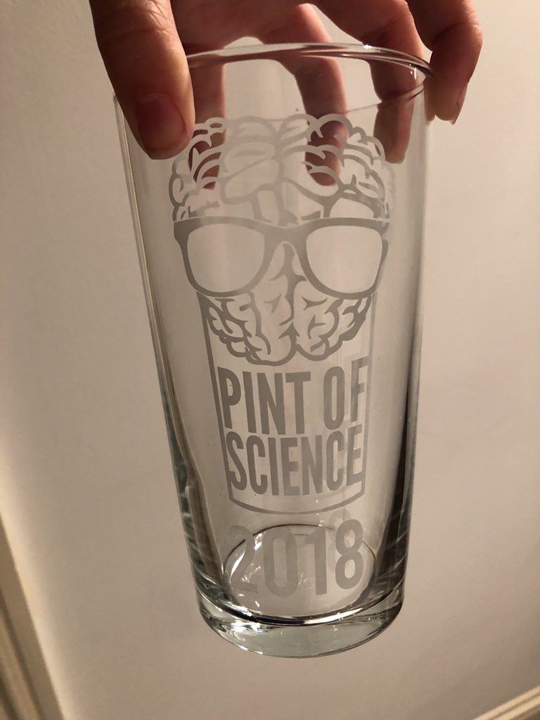 ErinCocks009's tweet photo. Thanks for the @pintofscience glass, was a blast presenting and hearing about 3D vision in the mantis #pint2018 #locust #Mantis #3D #vision #neurosciences https://t.co/e12RUTtx6w