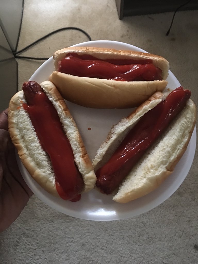 trelongg7's tweet photo. This here is a triangular fortnite fort , triple homicide , ed edd n eddy, powerpuff girls, Charlie angels , Destiny’s child , 2012 bron wade n Bosh , 2008 Ray KG n uncle Pauly plate of nathallllll glizzys https://t.co/baMr3RE5gn