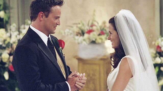 HookedonFriends's tweet photo. Happy 17th Wedding Anniversary to Monica and Chandler! ❤️👏💍 https://t.co/zVtylRmrjt