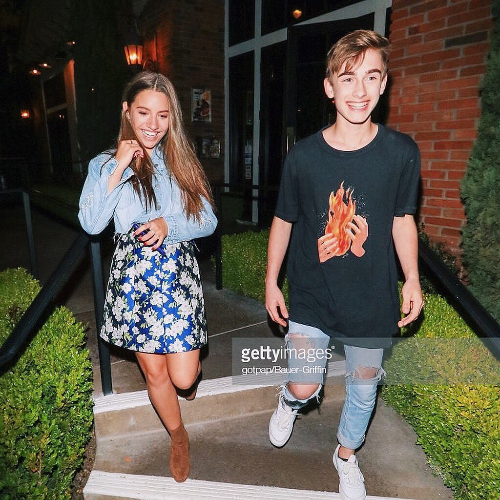 johnnyorlando's tweet photo. FRIDAY✨ #WhatifMay18 @kenzieziegler https://t.co/HL2l6rEZa0