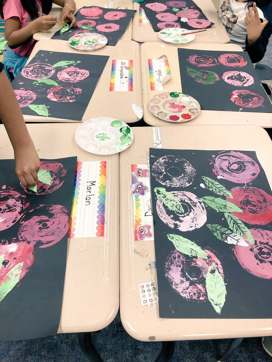 1st &amp; 2nd grade had tons of fun printing with cds and making spring flowers!  💐  
#StevieStar #63success