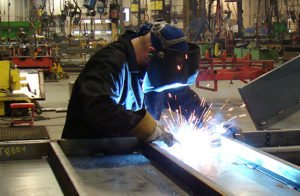 fellingtrailers's tweet photo. Welding is truly an interesting and amazing profession! Take a look at some current and historic fun facts about this career here: https://t.co/AF4IhwwZtA #FellingTrailers https://t.co/Wxq74dIdw1