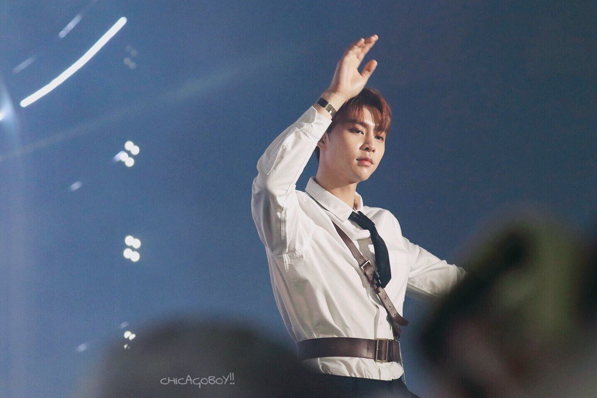 suhjohnnypic's tweet photo. 180512 ~ cr. chicagoboy!! https://t.co/bgYNgpcvcH