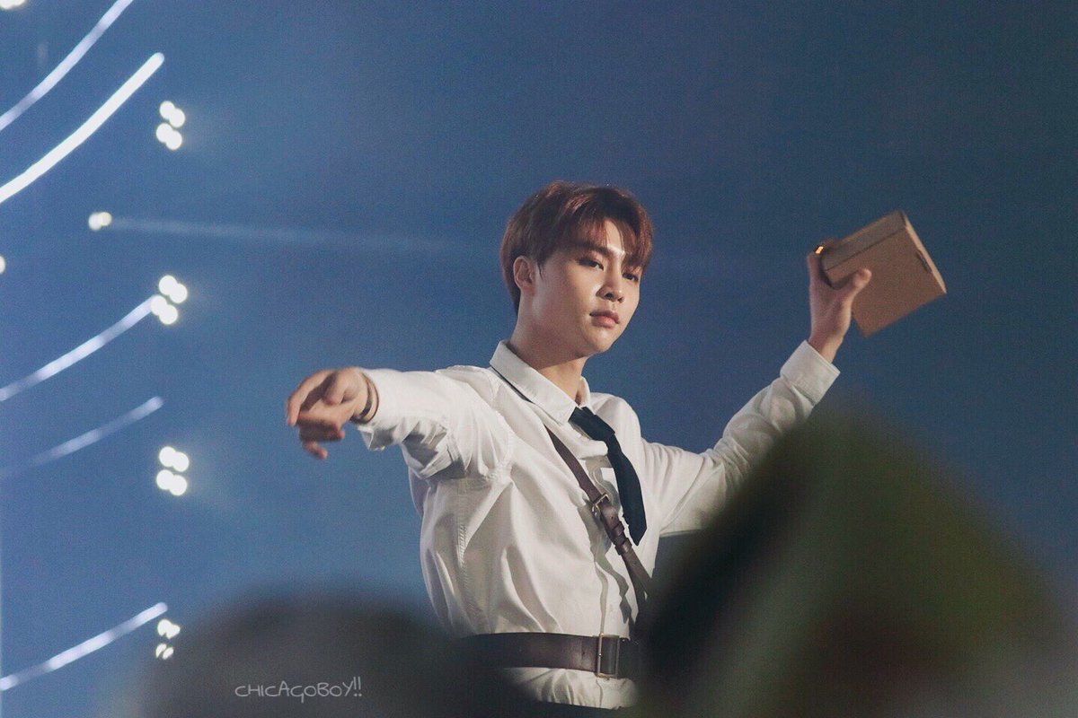 suhjohnnypic's tweet photo. 180512 ~ cr. chicagoboy!! https://t.co/bgYNgpcvcH