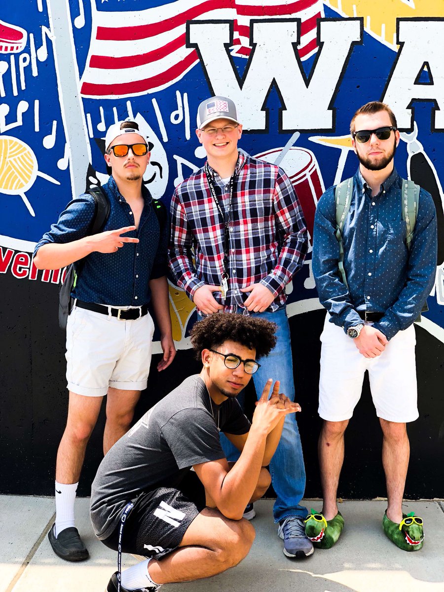 boro_2018's tweet photo. 🤟Country vs Country club 🤚 https://t.co/APGhRYeyBu