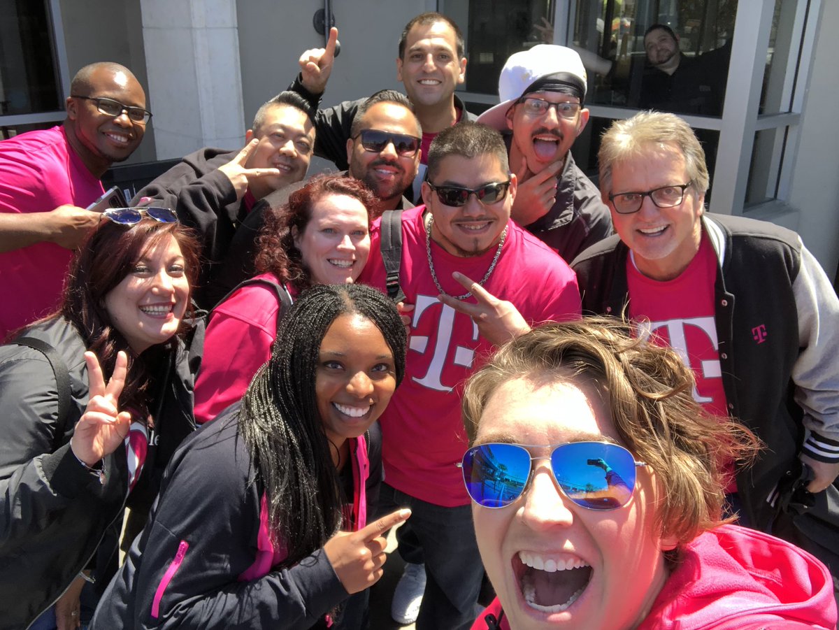 🙌 TEX is here🙌 We are taking this #CustomerObsessed group on a #WestLA tour!!! #WinForeverLA #SWisBest Retail💓TEX  @BryanThompsonSW @magentatiffany <a href="/Garyprice777/">ɢᴀʀʏ ᴘʀɪᴄᴇ</a>