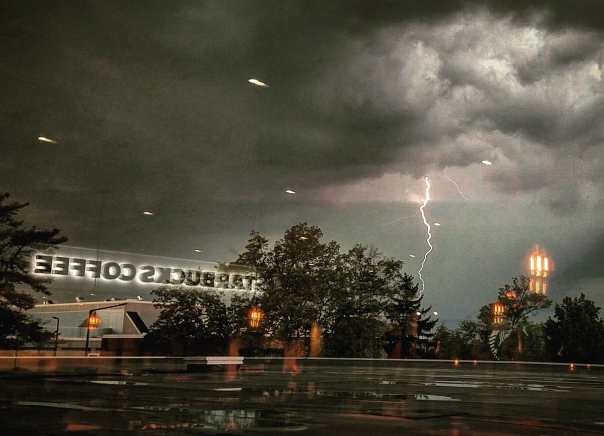 NassauCountyOEM's tweet photo. And they are not kidding.  Just took this while upstate and it's heading south. @NWSNewYorkNY https://t.co/SysTcPJFAW