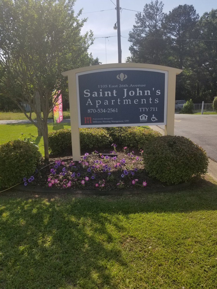 BucksOleLady's tweet photo. We ❤ Our Residents🌻 Now Leasing at St.John Apartments. #LiveMillennia @MillenniaCo @FrankTSinito https://t.co/X08qYmdWIf