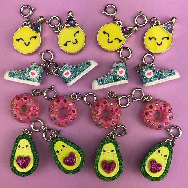 CHARM_IT's tweet photo. We love a POP of color! πππππ
.
.
.
.
.
#charmit #charmbracelet #charms #instakids #instafashion #kidsfashion #jewelry #girlboss #girlsaccessories #stylishkids #kidstyle #instagramkids #fashionlovers #colorpop #apopofcolor https://t.co/TBIAfKhys8 https://t.co/nzdW4vTIsC