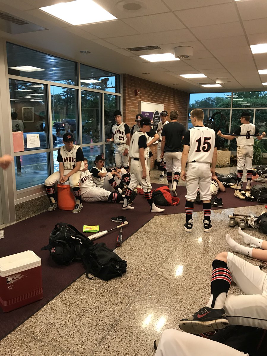 BaseballWarwick's tweet photo. #RainDelay #LLPlayoffs
Sun is beginning to peak through however... https://t.co/f2yLFshjpD