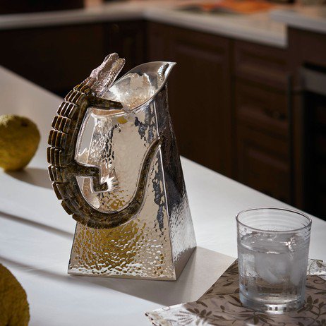 Modenus's tweet photo. Handcrafted, silver plated alligator pitcher from @ThompsonTraders - a great, fun conversation piece. See more products on Modenus: https://t.co/0gR9NxtsMM #CopperOnModenus https://t.co/1x18X1Fry6